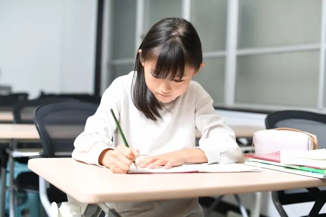 小学4年生のための英語学習を解説する画像